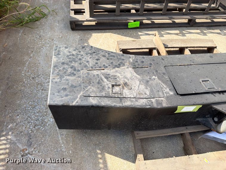 image for item EW5024 Truck bumper 