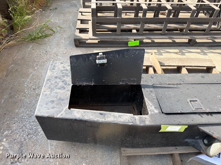 image for item EW5024 Truck bumper 