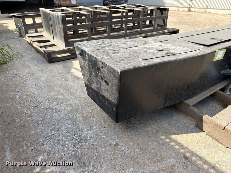 image for item EW5024 Truck bumper 