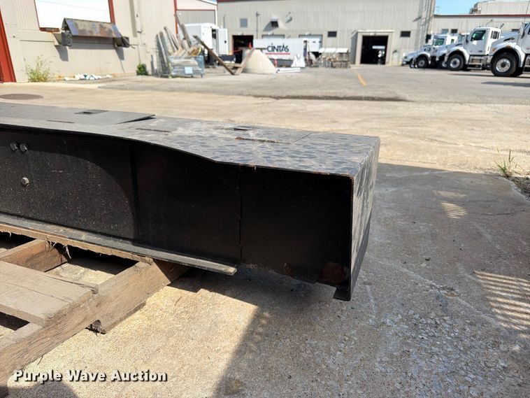 image for item EW5024 Truck bumper 