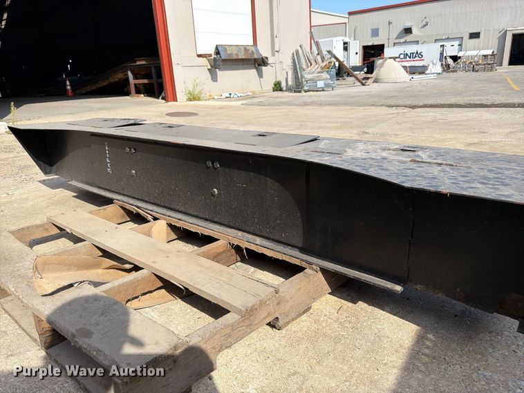 image for item EW5024 Truck bumper 