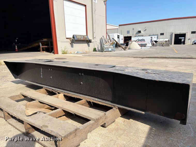 image for item EW5024 Truck bumper 