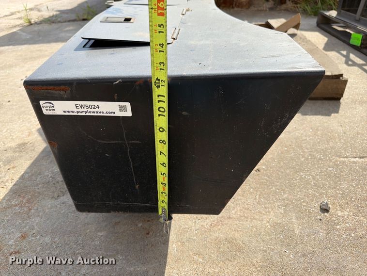 image for item EW5024 Truck bumper 