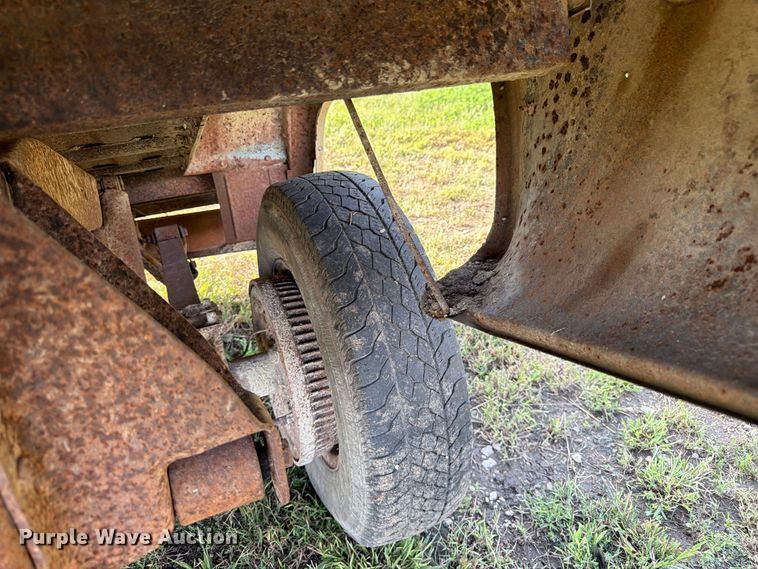 image for item EW5066 Pickup truck bed trailer
