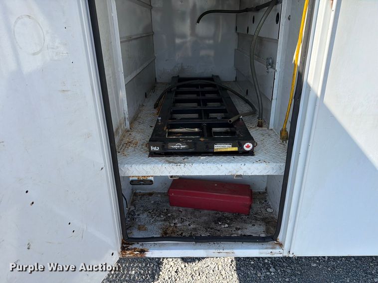 image for item EW8883 2010 Ford F550 Super Duty utility / service truck