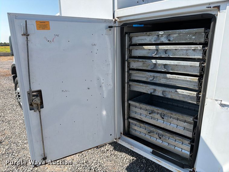 image for item EW8883 2010 Ford F550 Super Duty utility / service truck