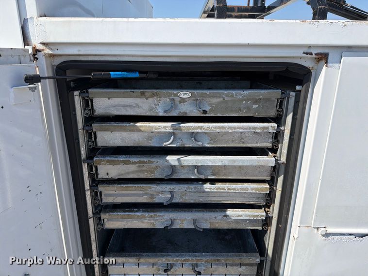 image for item EW8883 2010 Ford F550 Super Duty utility / service truck