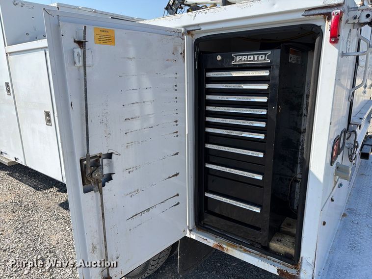 image for item EW8883 2010 Ford F550 Super Duty utility / service truck