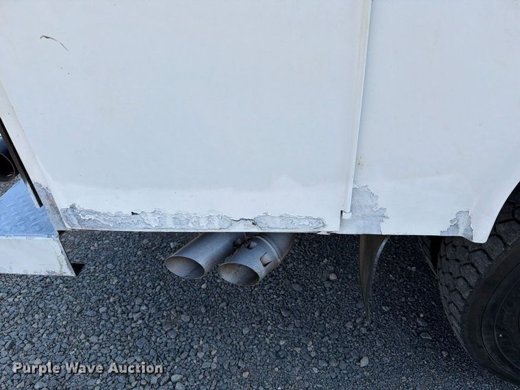 image for item EW8883 2010 Ford F550 Super Duty utility / service truck