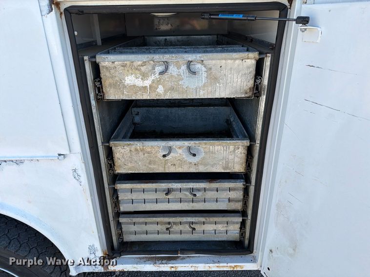 image for item EW8883 2010 Ford F550 Super Duty utility / service truck