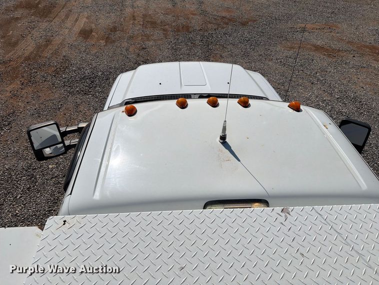 image for item EW8883 2010 Ford F550 Super Duty utility / service truck