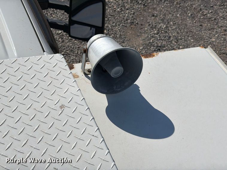image for item EW8883 2010 Ford F550 Super Duty utility / service truck