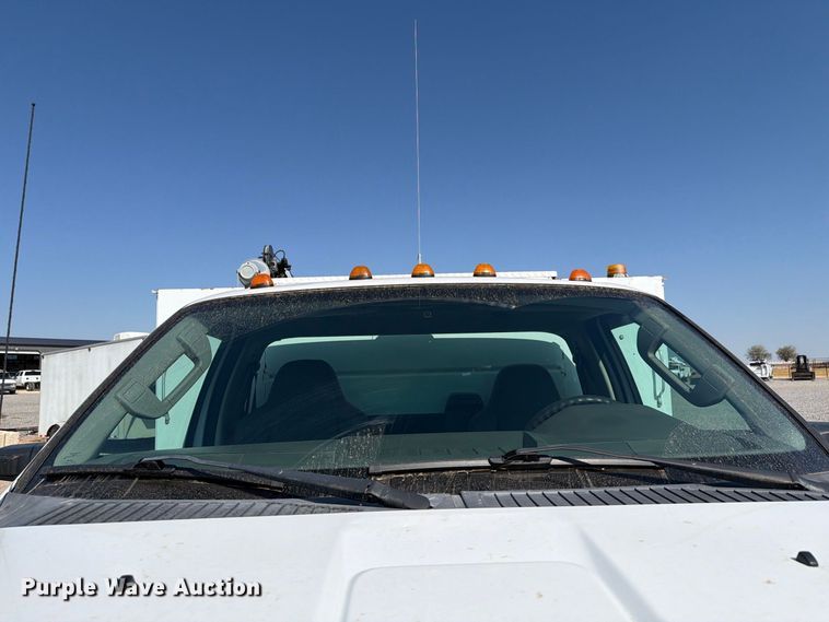 image for item EW8883 2010 Ford F550 Super Duty utility / service truck