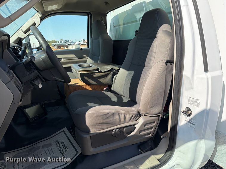 image for item EW8883 2010 Ford F550 Super Duty utility / service truck