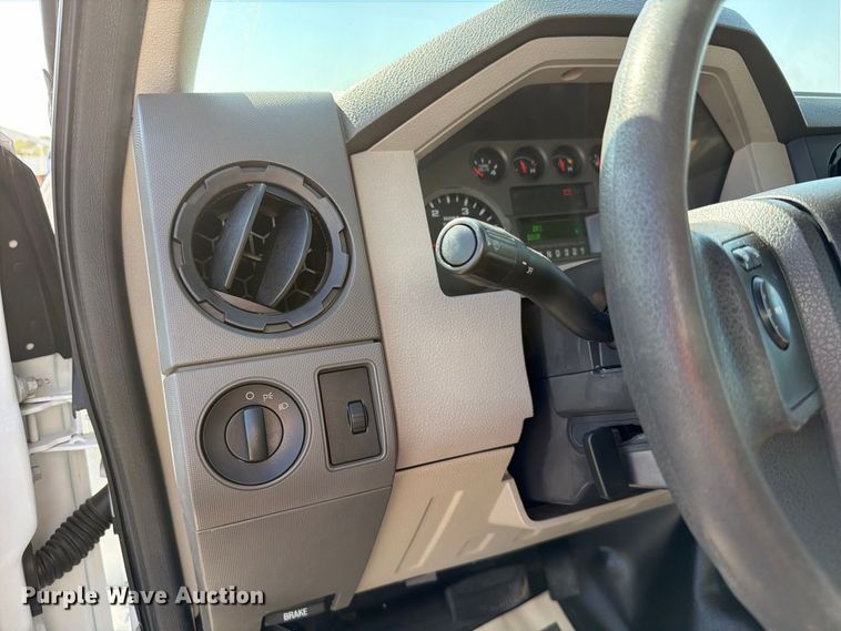 image for item EW8883 2010 Ford F550 Super Duty utility / service truck