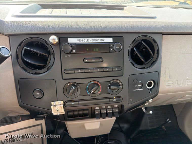 image for item EW8883 2010 Ford F550 Super Duty utility / service truck