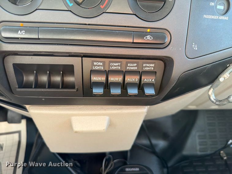 image for item EW8883 2010 Ford F550 Super Duty utility / service truck