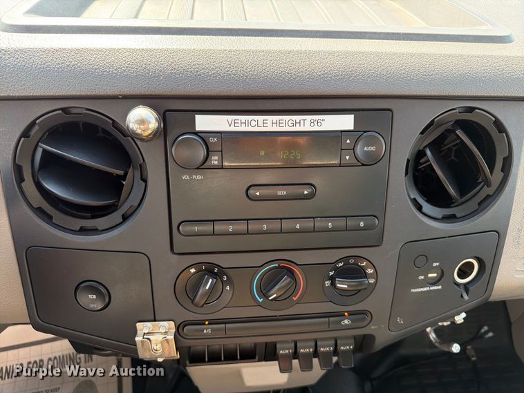 image for item EW8883 2010 Ford F550 Super Duty utility / service truck