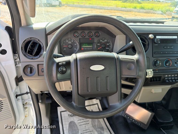 image for item EW8883 2010 Ford F550 Super Duty utility / service truck