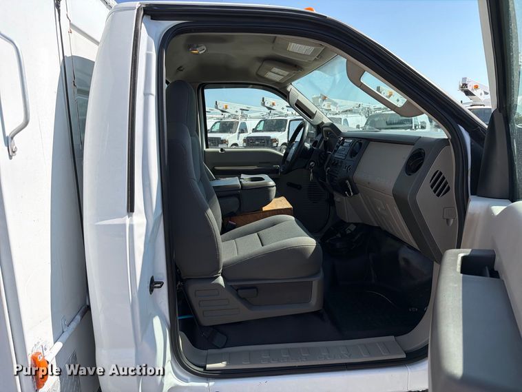 image for item EW8883 2010 Ford F550 Super Duty utility / service truck