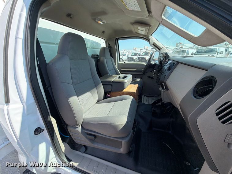 image for item EW8883 2010 Ford F550 Super Duty utility / service truck