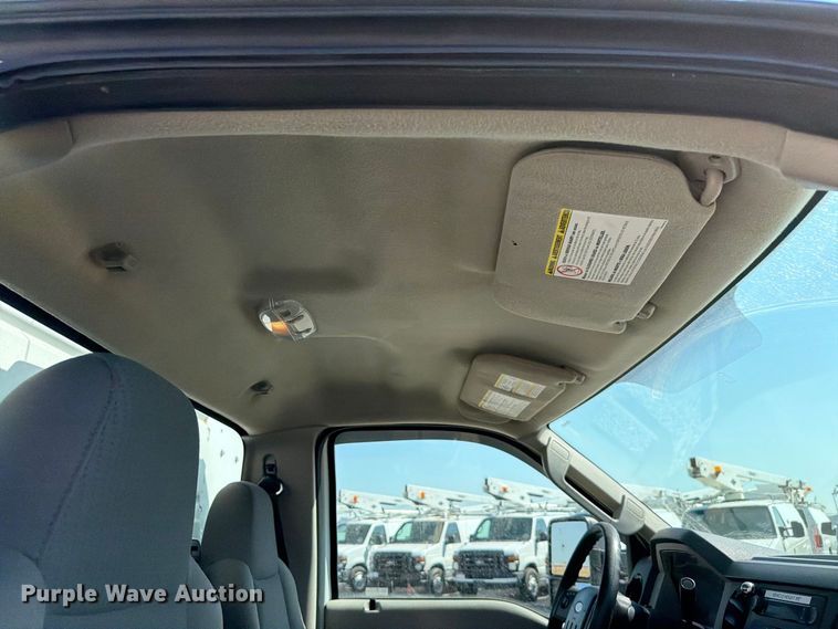 image for item EW8883 2010 Ford F550 Super Duty utility / service truck