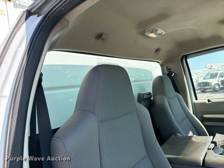 image for item EW8883 2010 Ford F550 Super Duty utility / service truck
