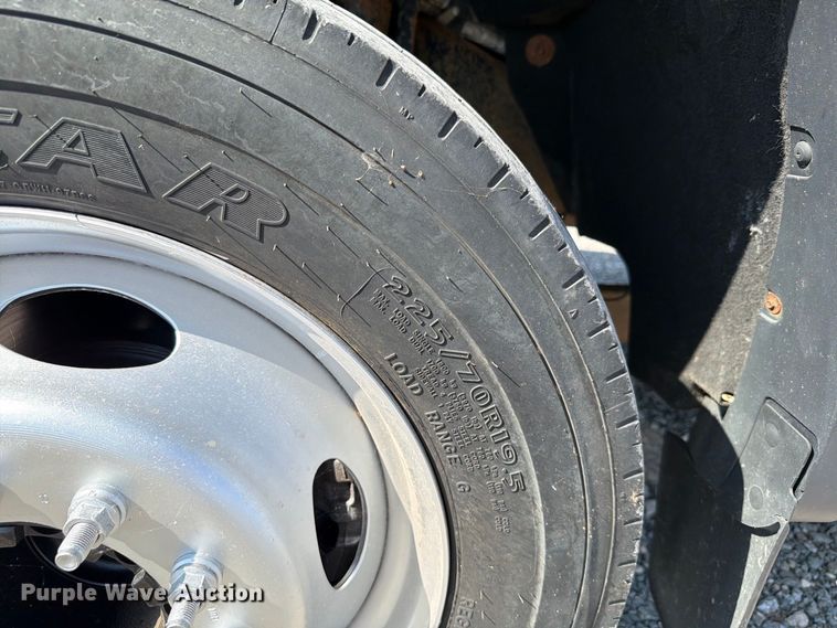 image for item EW8883 2010 Ford F550 Super Duty utility / service truck