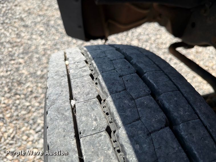 image for item EW8883 2010 Ford F550 Super Duty utility / service truck