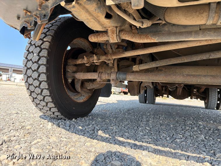 image for item EW8883 2010 Ford F550 Super Duty utility / service truck