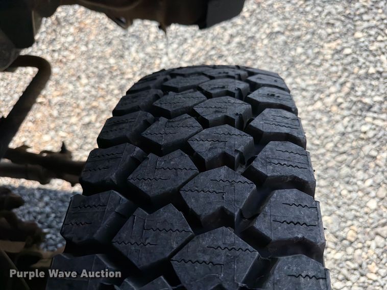 image for item EW8883 2010 Ford F550 Super Duty utility / service truck