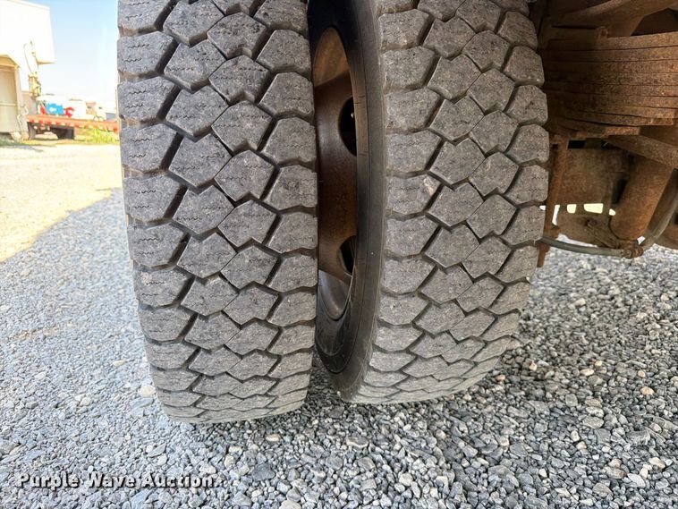 image for item EW8883 2010 Ford F550 Super Duty utility / service truck