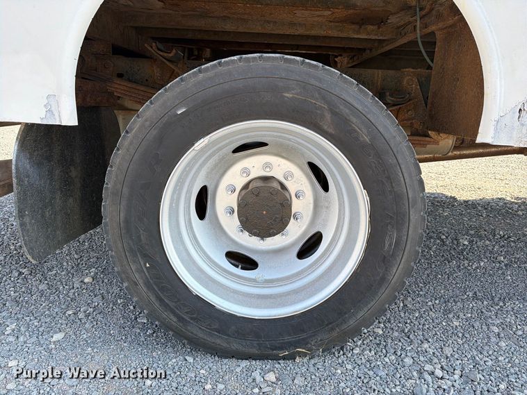 image for item EW8883 2010 Ford F550 Super Duty utility / service truck