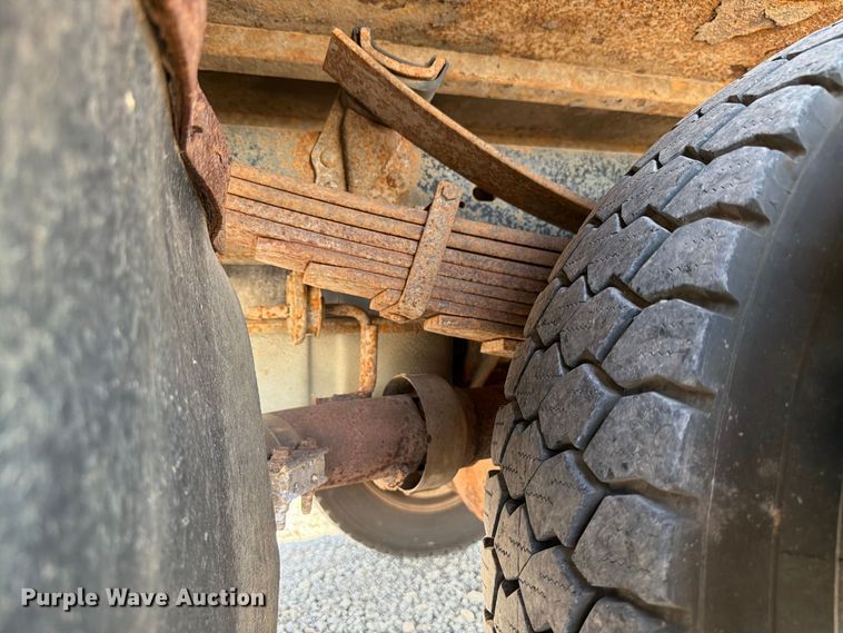 image for item EW8883 2010 Ford F550 Super Duty utility / service truck