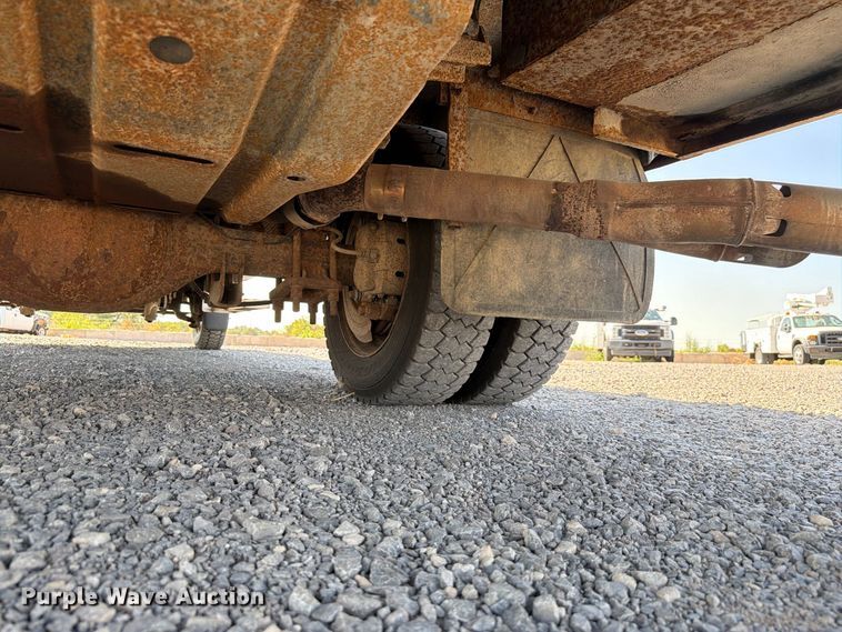 image for item EW8883 2010 Ford F550 Super Duty utility / service truck