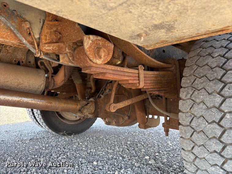 image for item EW8883 2010 Ford F550 Super Duty utility / service truck