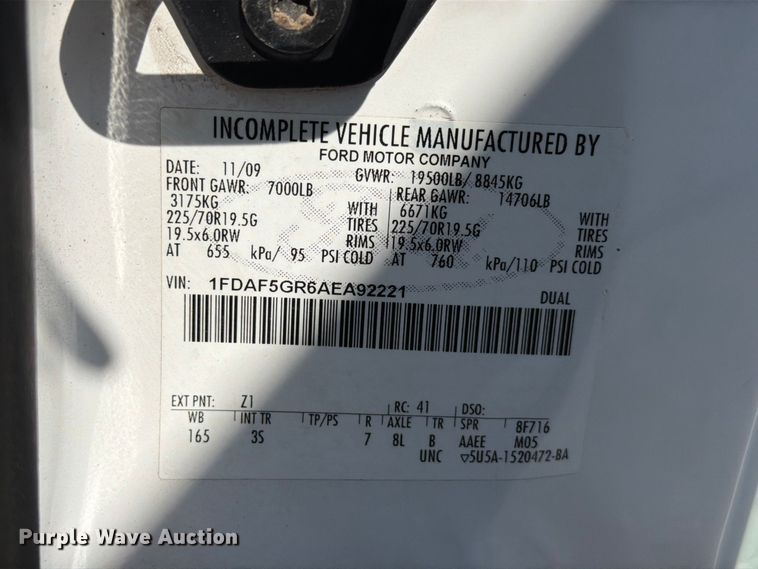 image for item EW8883 2010 Ford F550 Super Duty utility / service truck