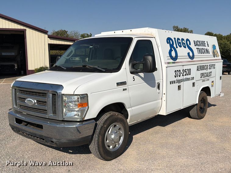 2015 Ford Econoline E350 utility van