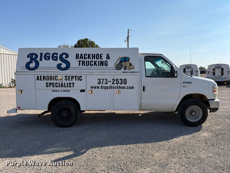image for item EW8921 2015 Ford Econoline E350 utility van