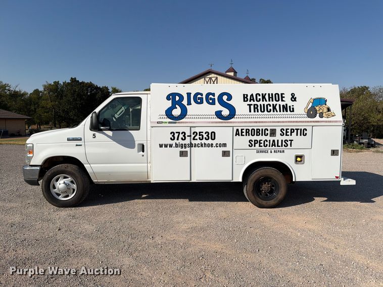 image for item EW8921 2015 Ford Econoline E350 utility van