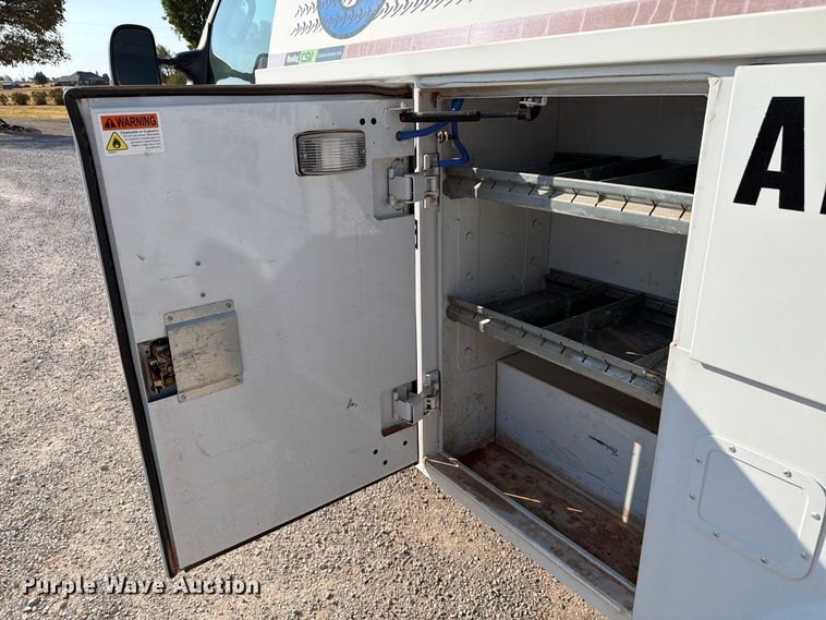 image for item EW8921 2015 Ford Econoline E350 utility van