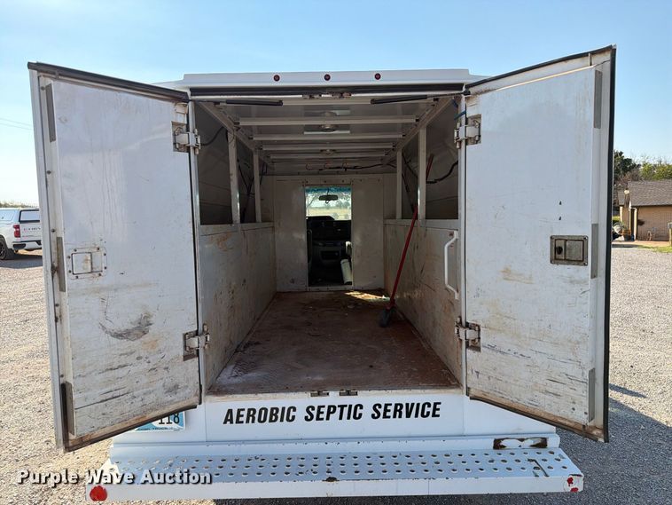 image for item EW8921 2015 Ford Econoline E350 utility van