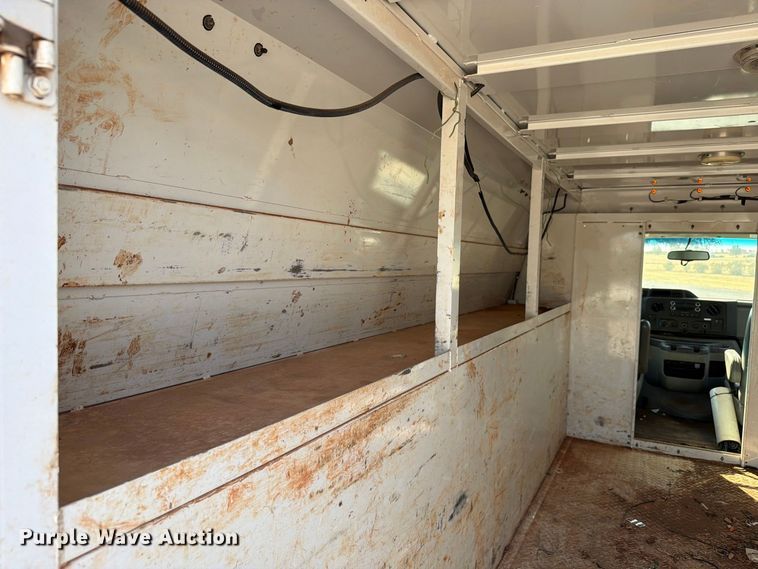image for item EW8921 2015 Ford Econoline E350 utility van