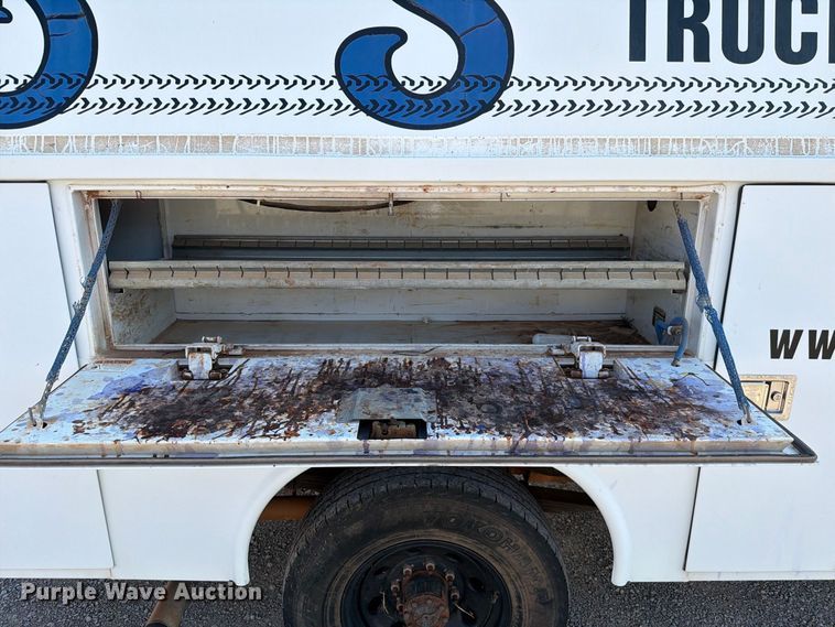image for item EW8921 2015 Ford Econoline E350 utility van