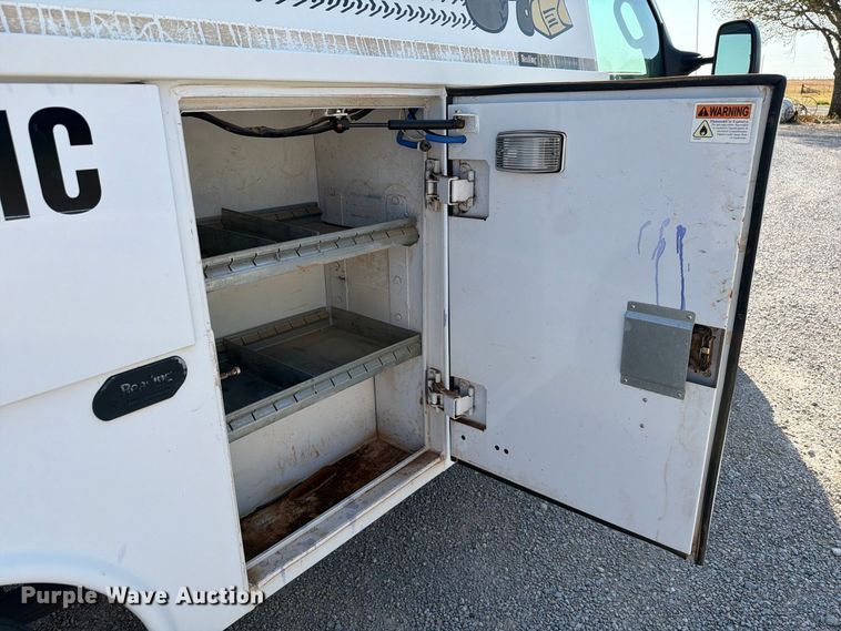 image for item EW8921 2015 Ford Econoline E350 utility van