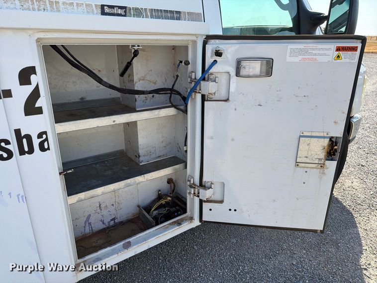 image for item EW8921 2015 Ford Econoline E350 utility van