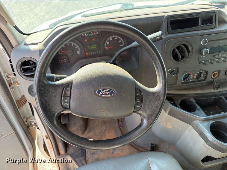 image for item EW8921 2015 Ford Econoline E350 utility van