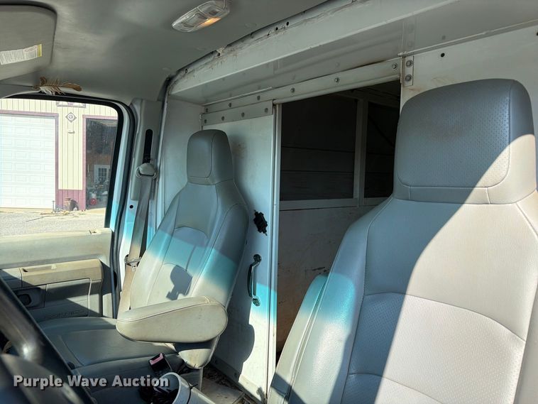 image for item EW8921 2015 Ford Econoline E350 utility van