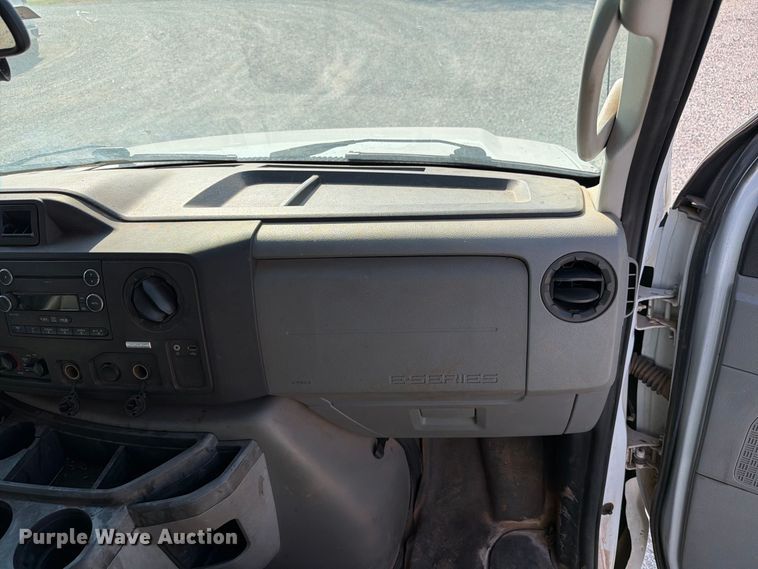 image for item EW8921 2015 Ford Econoline E350 utility van