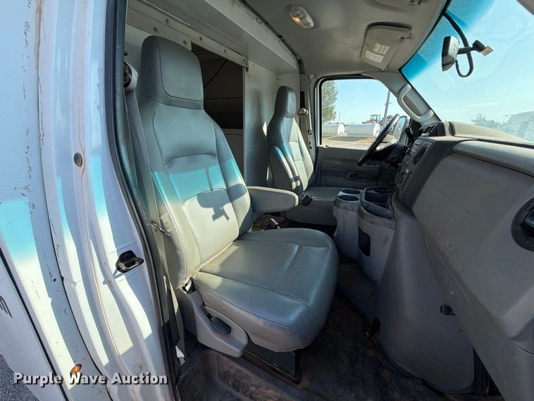 image for item EW8921 2015 Ford Econoline E350 utility van